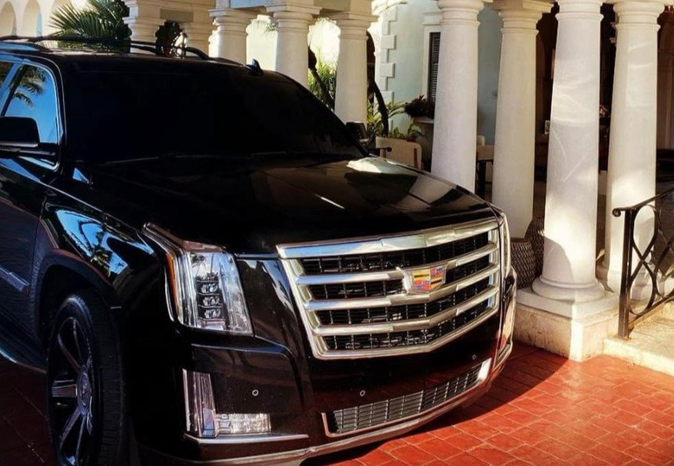 Private Airport Transfer in St Thomas USVI - Luxury Limousine